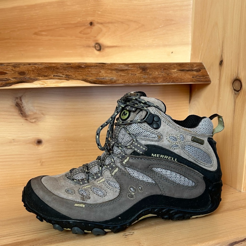 Merrell Gray and Black Hiking Boot